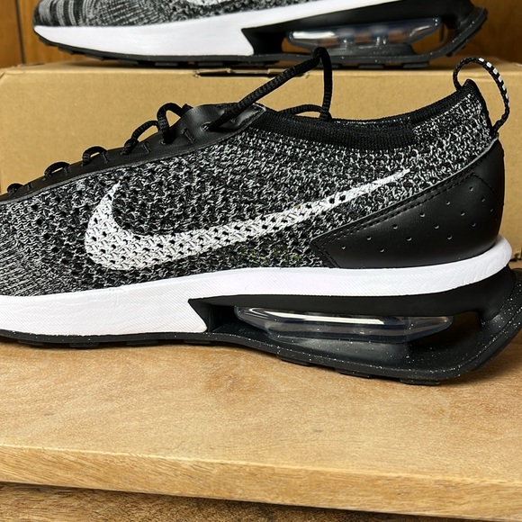 Nike Air Max Fly Knit Racers size 9.5 NEW - Picture 2 of 5